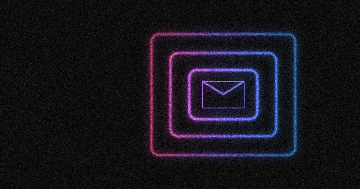 Capas de luz concéntricas que protegen un sobre de correo